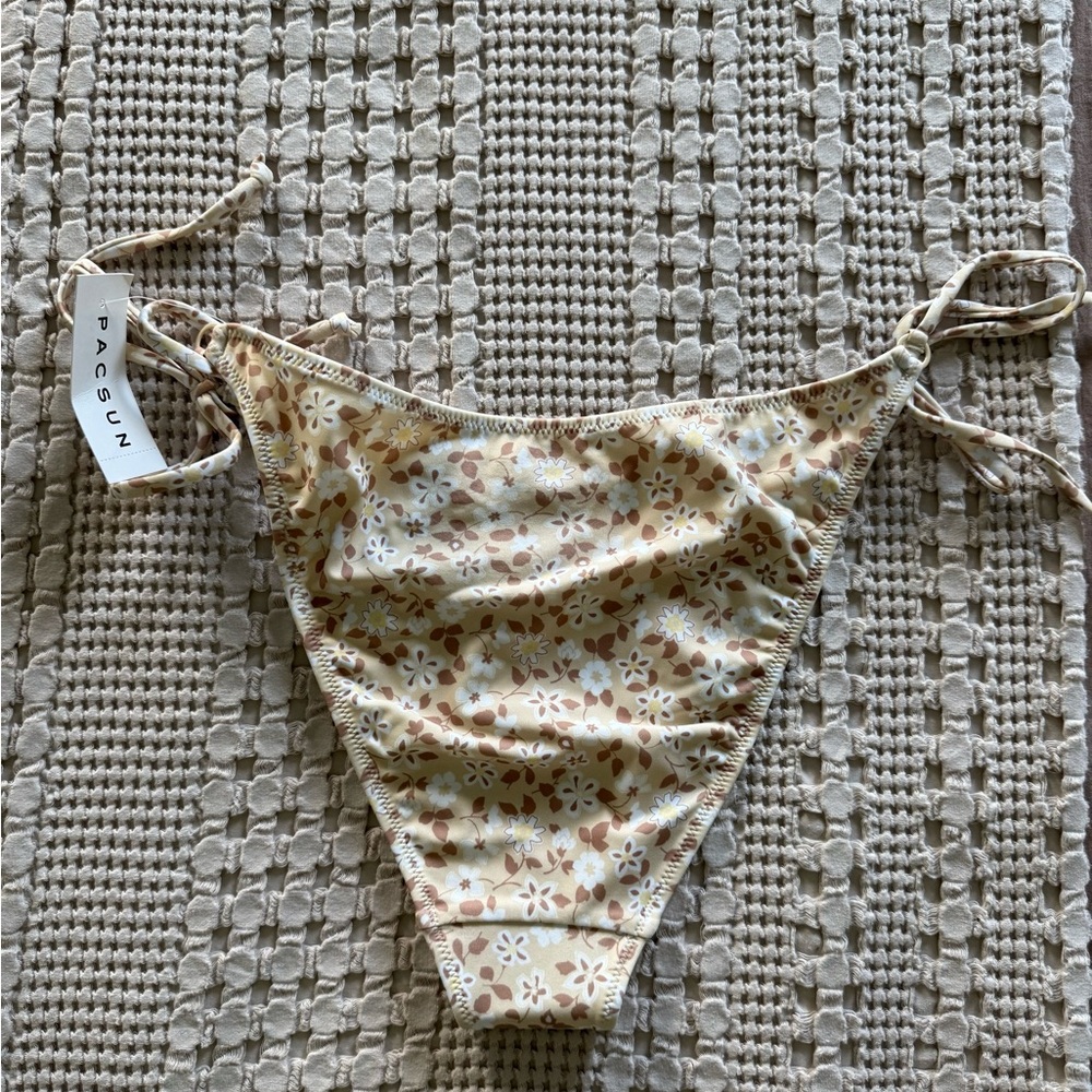 NEW PacSun Cream Side-Tie Floral Bikini Bottom Size L - Picture 2 of 6